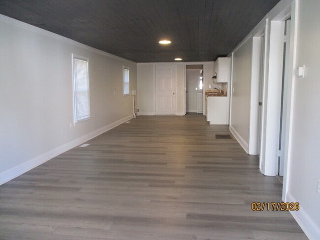 Photo - 151 Princess Ave SW