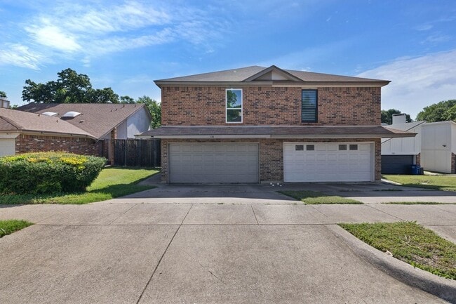 Photo - 134 Main Pl