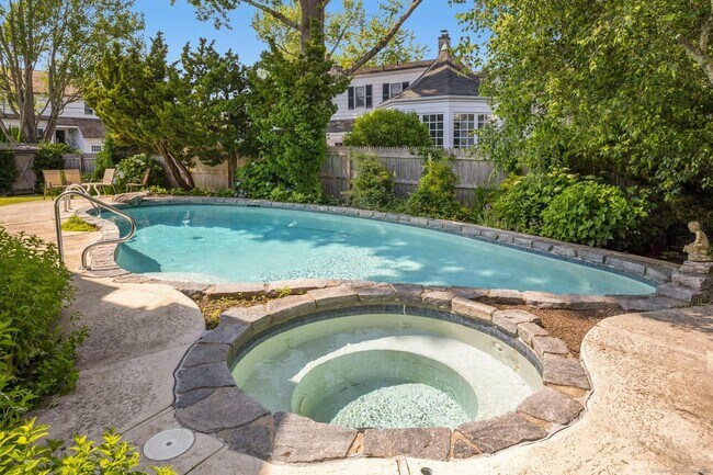 Photo - 34 Rowayton Ave House