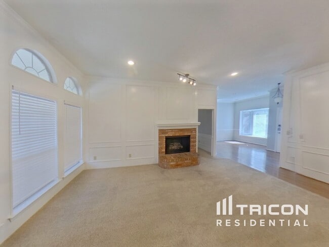 Photo - 2065 Mossberg Dr