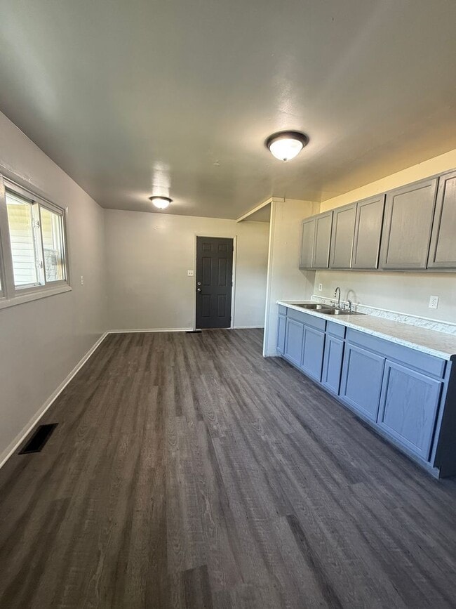 Photo - 1118 Ebeling Dr