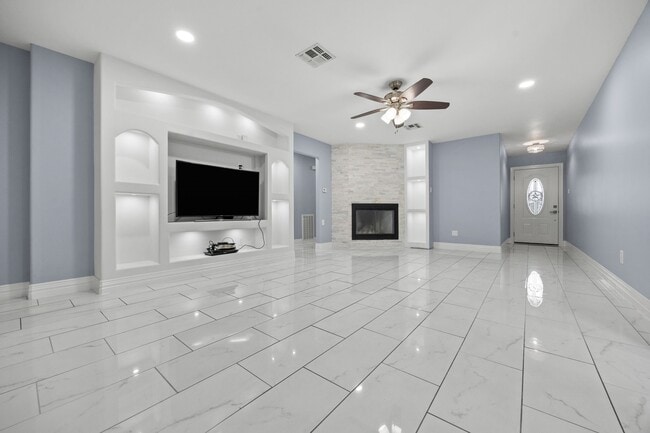 Photo - 15303 Tonya Dr