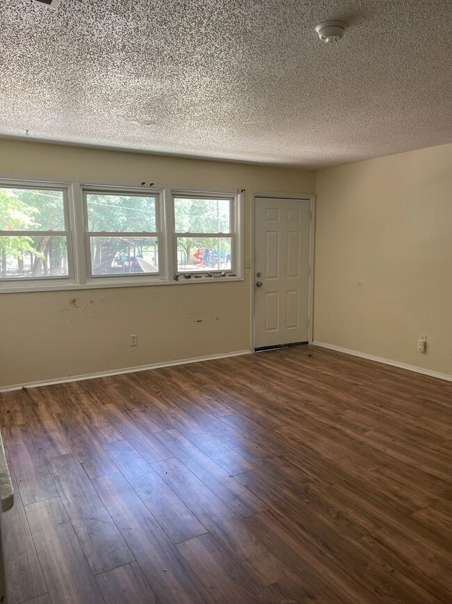 Photo - 3612 Shoreline Dr