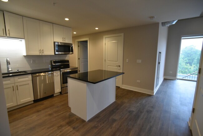 Photo - 3833 N Broadway Unit 301