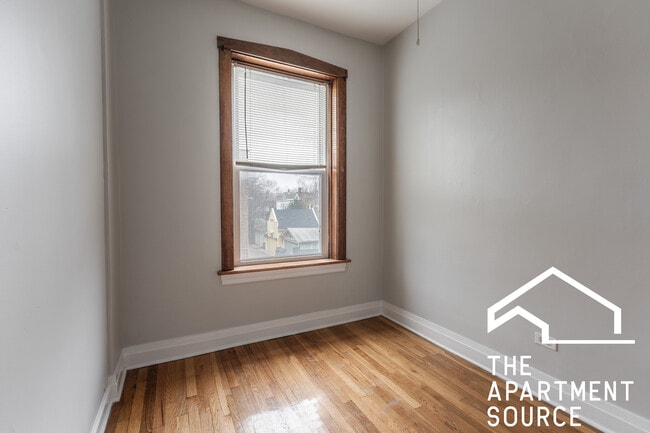 Photo - 1317 W Foster Ave Unit 1