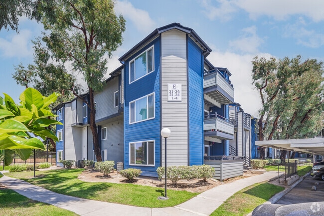 2111 W 17th St._Santa Ana