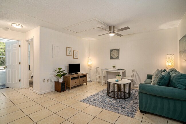 Photo - 15 Shem Dr Unit B