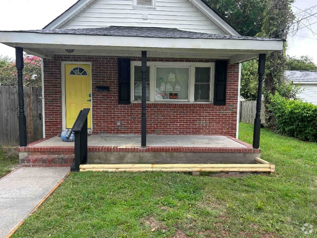 Building Photo - 36 Sycamore Ave Rental
