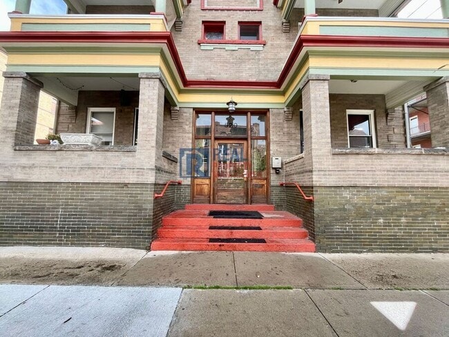 Building Photo - 520 E 14th Ave Rental