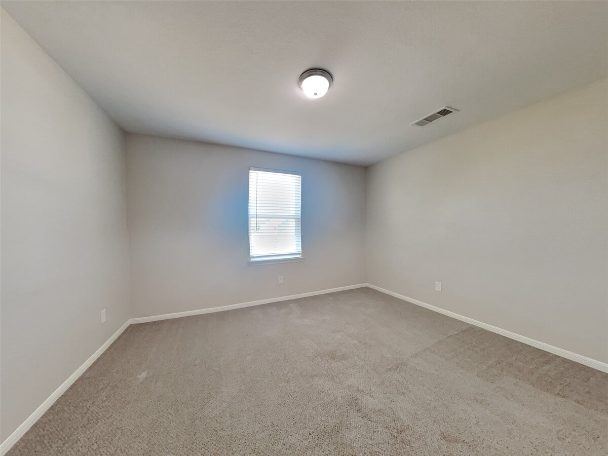 Photo - 692 Totem Trail Dr