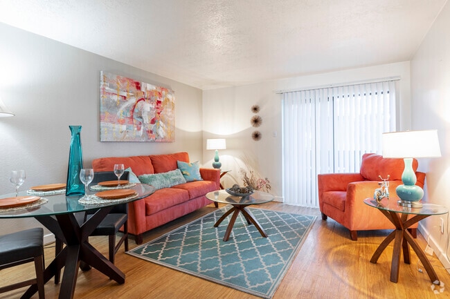 Interior Photo - Candlelight Square Rental