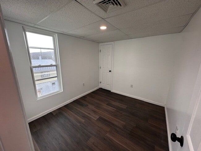 Photo - 140 E Market St Unit Apt 4
