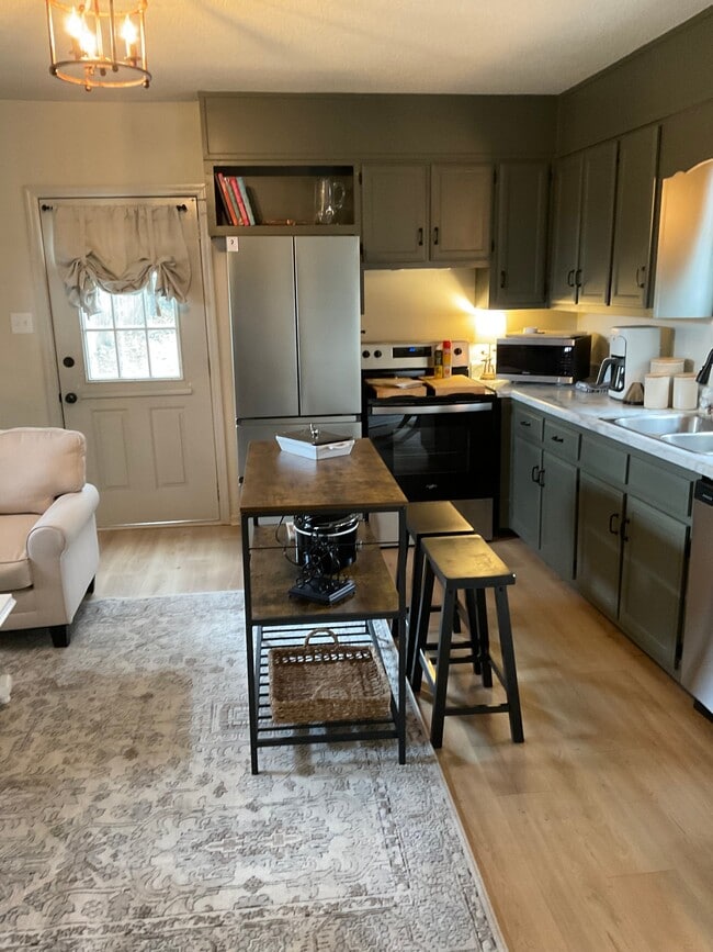 Photo - 212 Washington St W