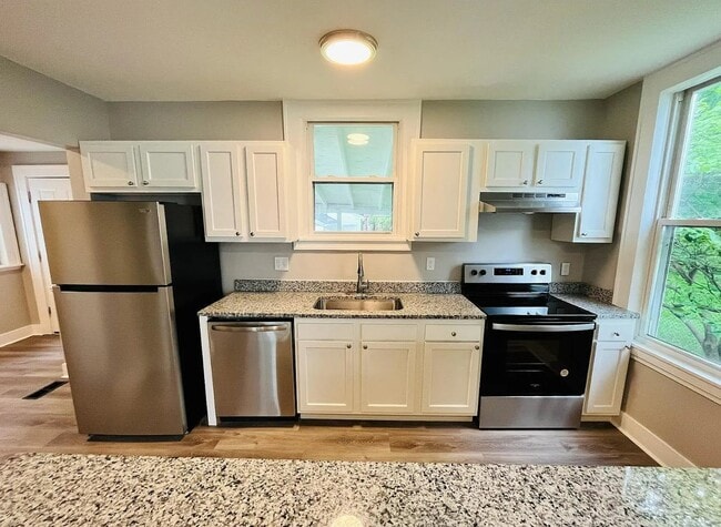 Photo - 1910 Bising Ave