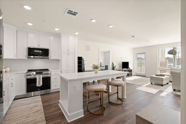 Building Photo - Norton Links Apartments