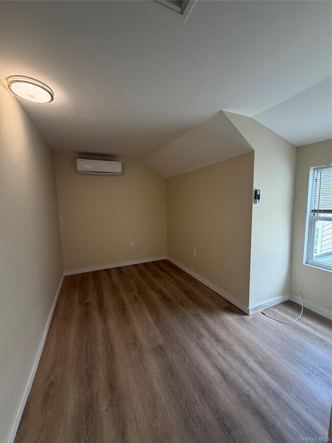 14-20-20 114th St Unit 3