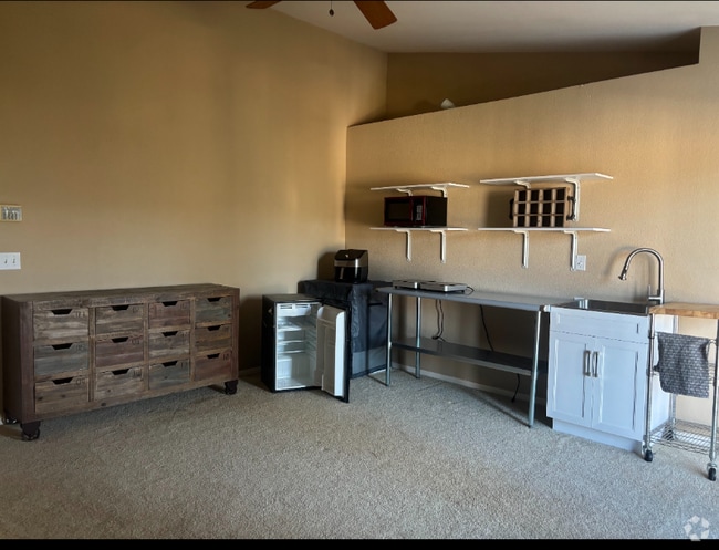 Building Photo - 16840 Bell Ave Rental