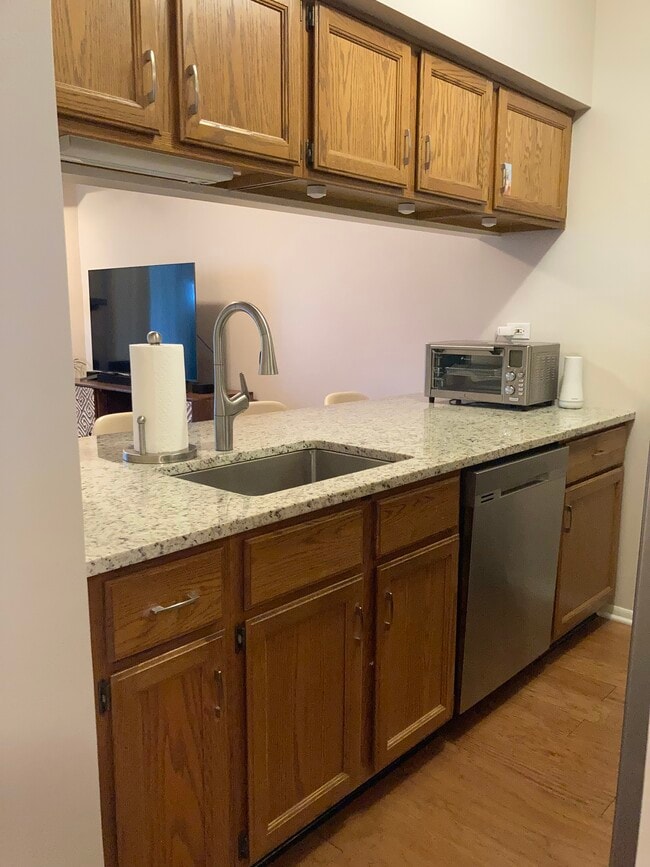 Photo - 1497 Golfview Dr