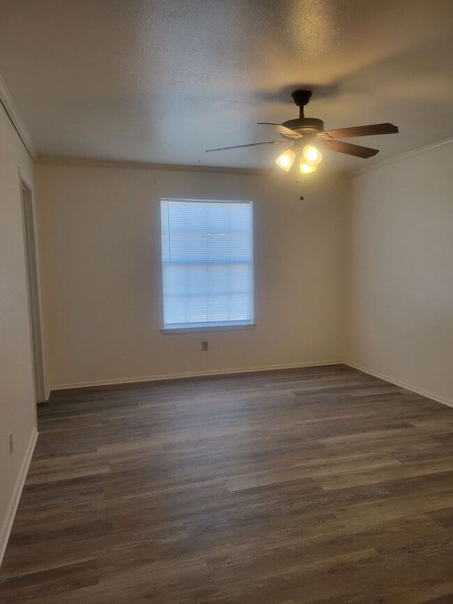 Photo - 4-2-2 brick in Benbrook