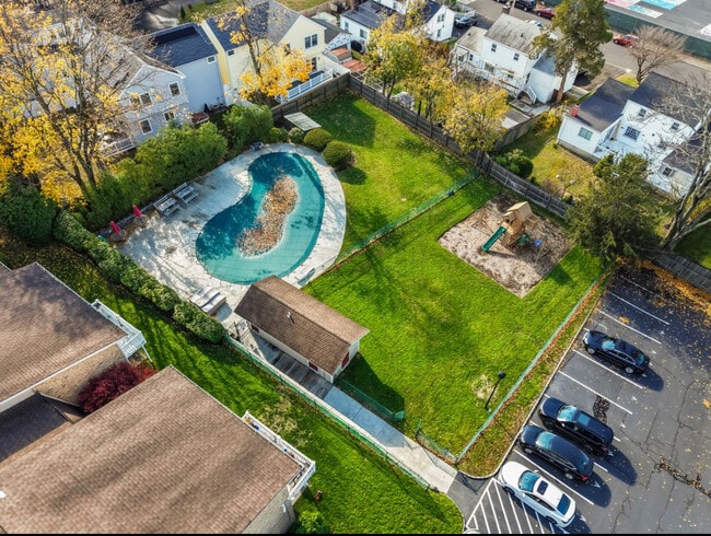 Photo - 180 Glenbrook Rd