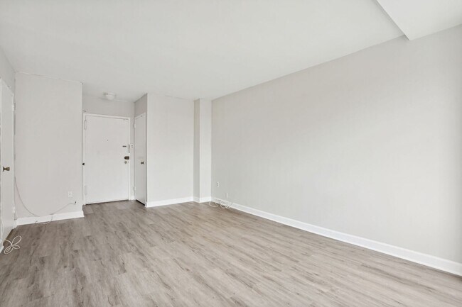 Photo - Spacious & Bright Studio at River Place West