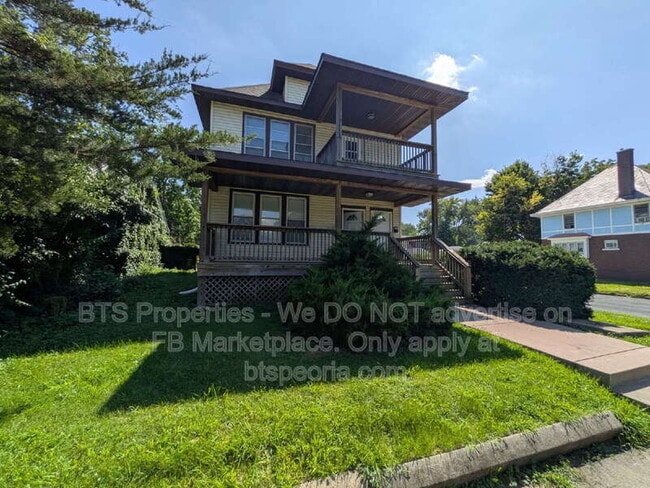 Building Photo - 1530 W Barker Ave