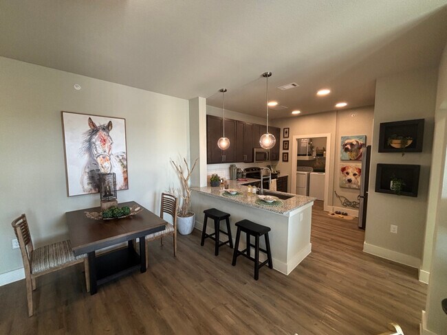 Photo - 425 El Rio St Unidad b2