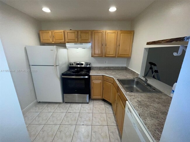 Photo - 5953 NW 25th Ct Unidad 207