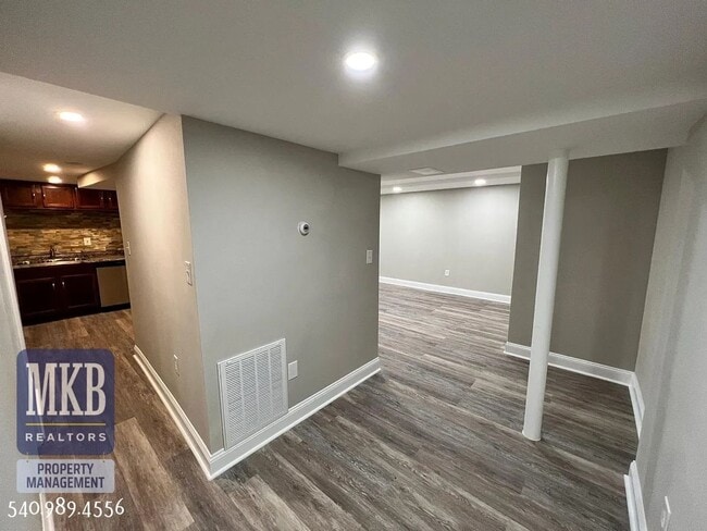 Photo - 1813 Oxford Ave SW