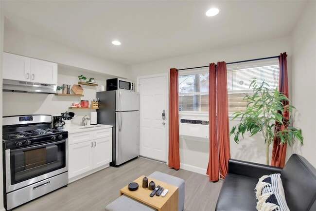 Photo - 4501 Speedway Unit 104