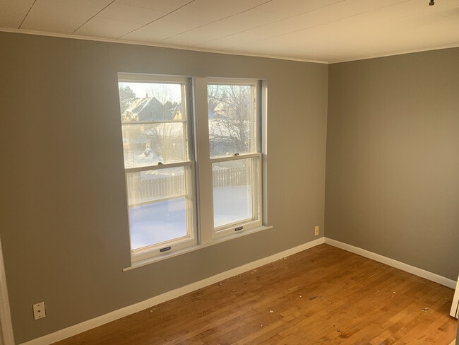 Photo - 215-217 N Elm St
