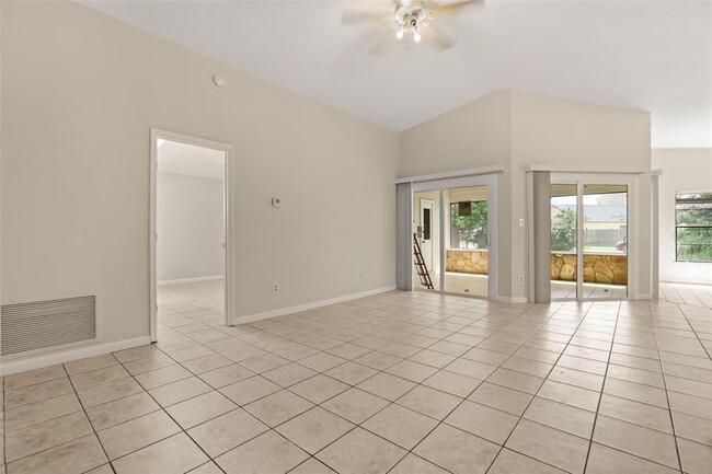 Photo - 3075 Woolridge Dr