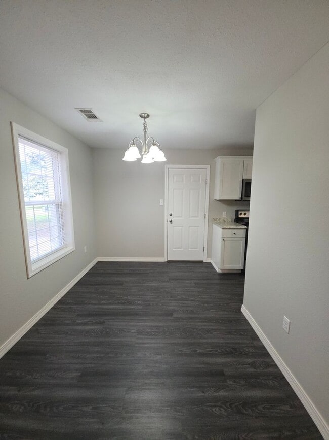 Photo - 2211 S Hartford Cove