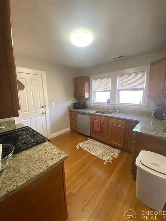 Building Photo - 649 Washington St Unit 7