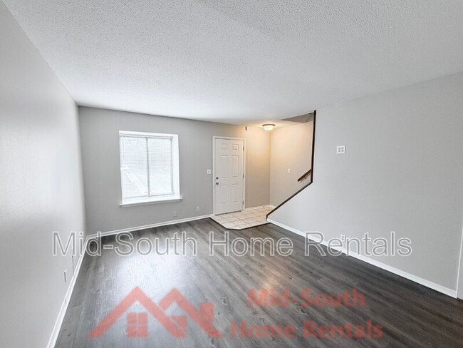 Photo - 1869 Poplar Woods Cir E