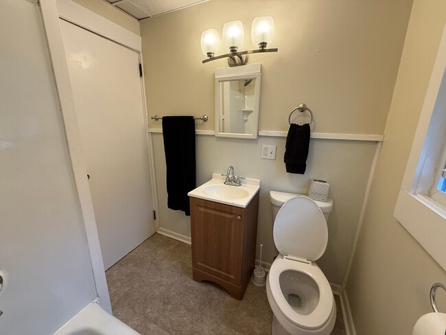 Photo - 308 Robinson St Unit 2 Bdrm