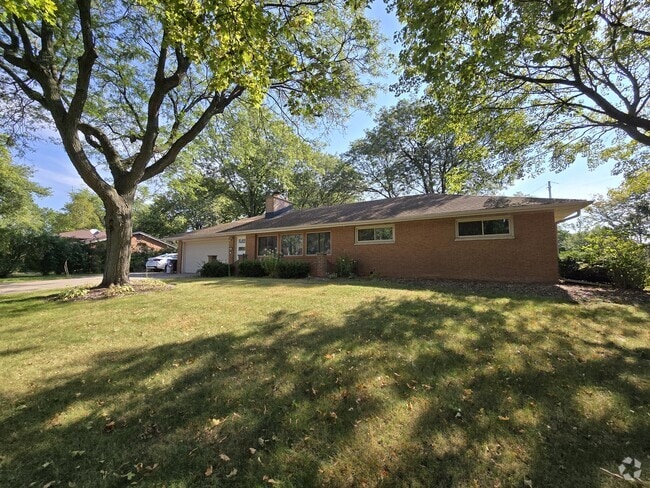 Building Photo - 3600 Goetz Dr Rental