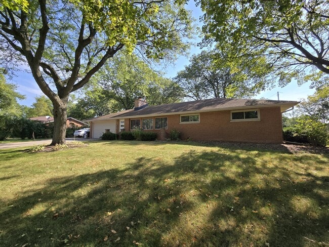 Building Photo - 3600 Goetz Dr Rental
