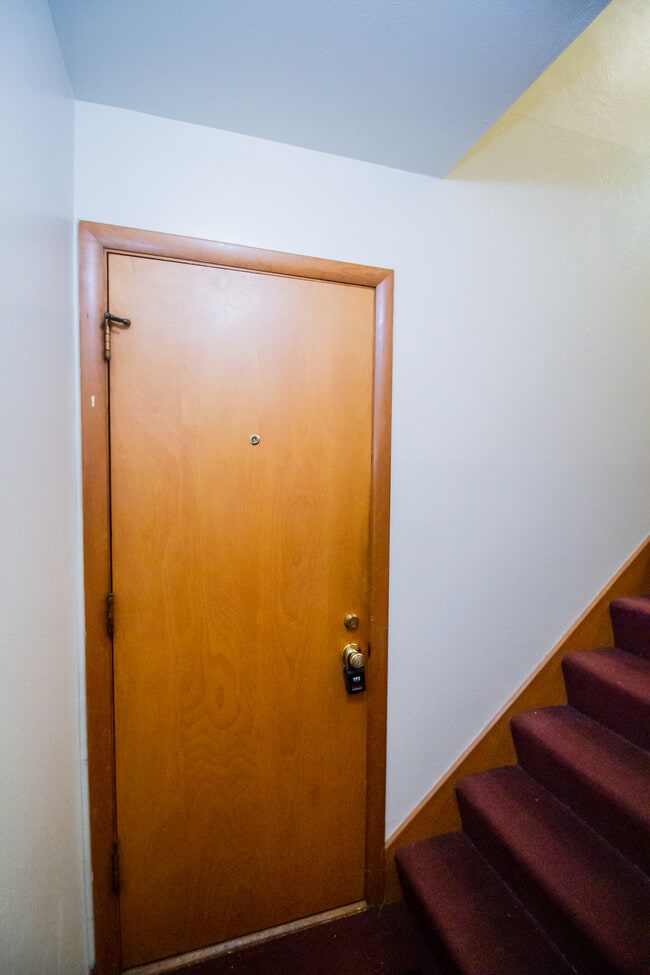 Photo - 3048 Carskaddon Ave Unit 3