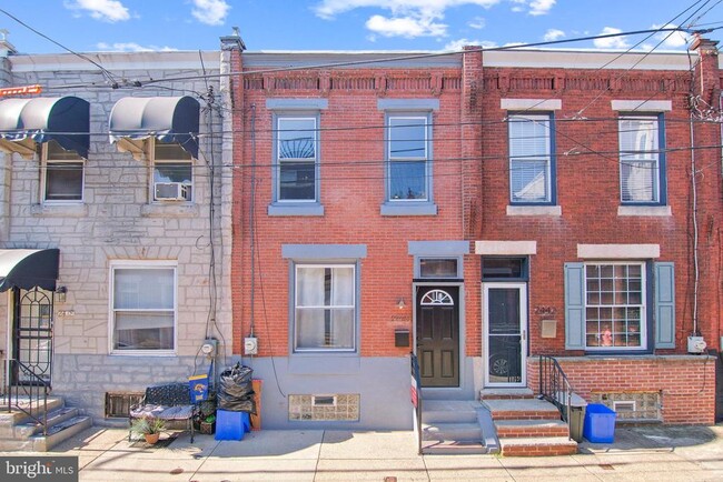 Building Photo - 2440 Montrose St Rental