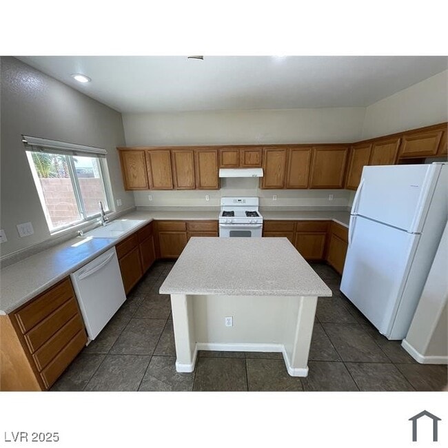 Photo - 909 E Malibu Sands Ave