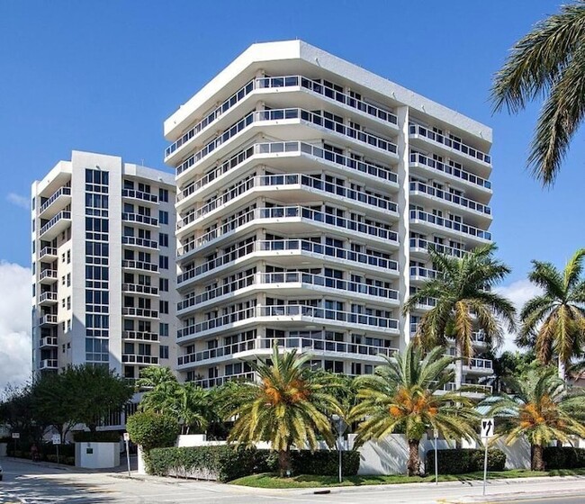 Building Photo - 1617 N Flagler Dr Unit 704