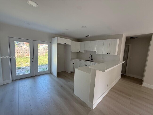 Photo - 1700 SW 69th Terrace