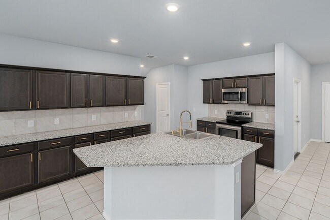 Photo - 811 Emerald Dr