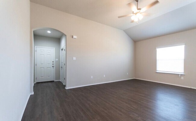 Photo - 617 Grayson Ln