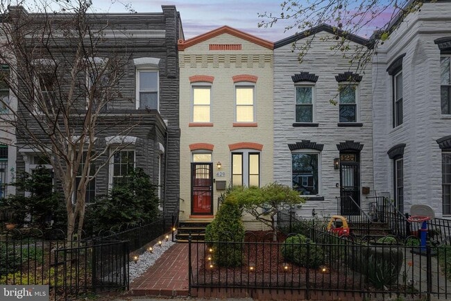 Building Photo - 429 Q St NW Rental