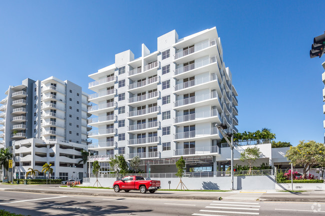 Building Photo - Residences at Grove Station Rental