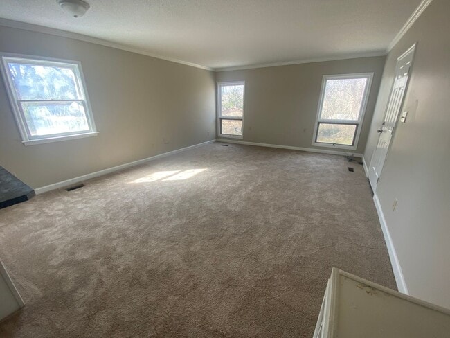 Photo - 744 Crescent Dr