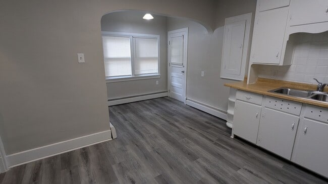 Photo - *Atlas Investment Group, LLC (590 Sherman Triplex) Unidad 592