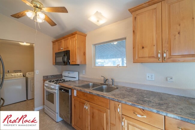 Photo - 2 Bedroom Home in Hurricane with Yard Care Included